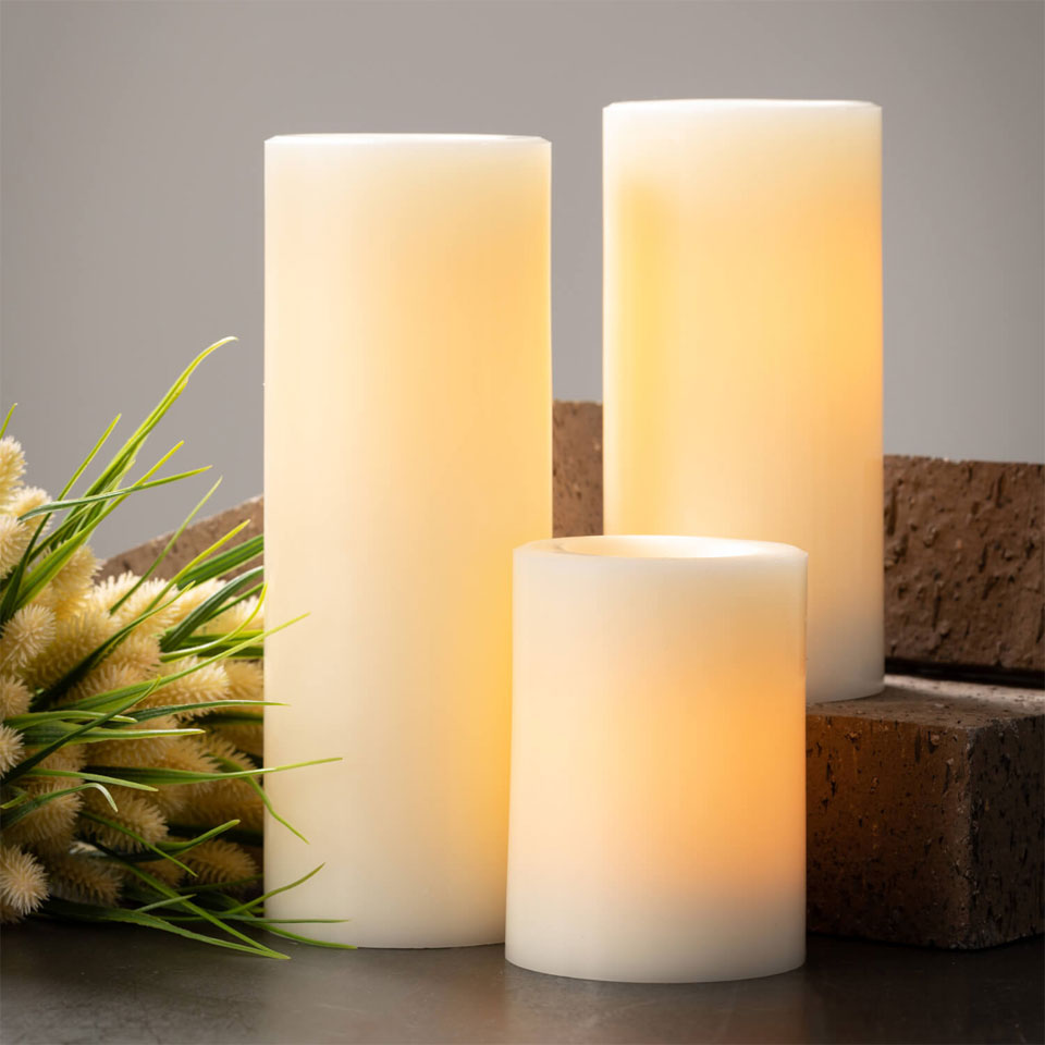 https://www.flamelesscandles.net/mm5/graphics/00000001/1/wax-outdoor-3-size-pillars.jpg